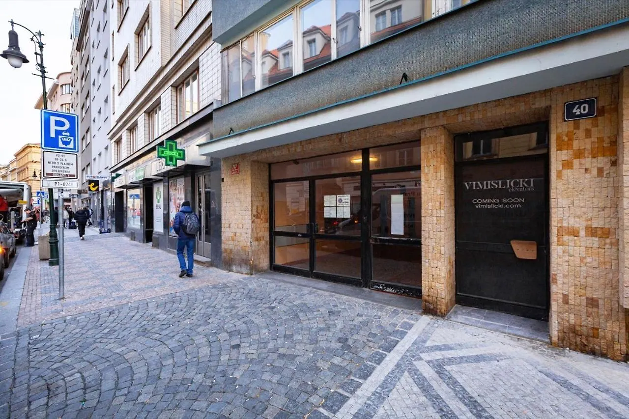 Quiet & Cozy Apartment/ Balcony / Popular Location Praga