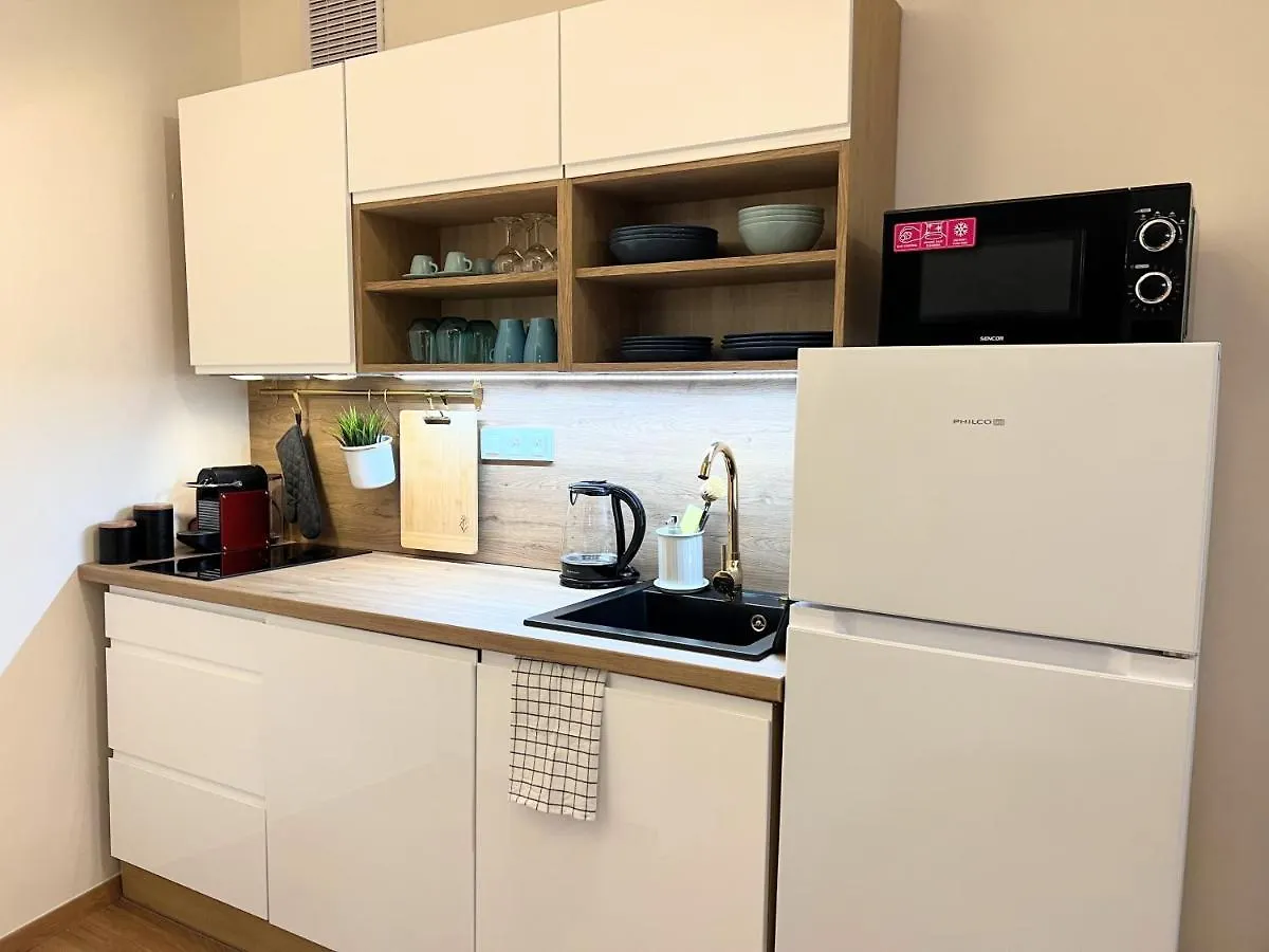 Quiet & Cozy Apartment/ Balcony / Popular Location Praga 0*,