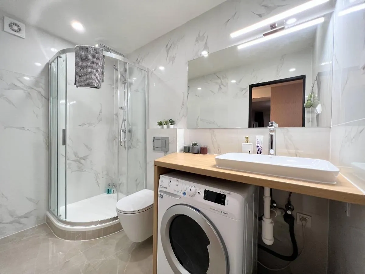 Quiet & Cozy Apartment/ Balcony / Popular Location Prague Apartment